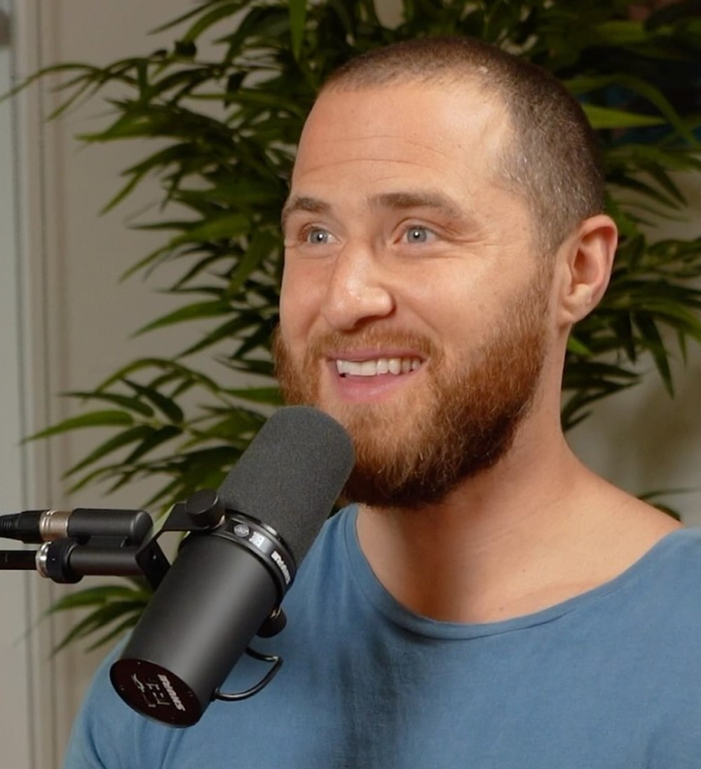 Cantor Mike Posner revela que decisão de ficar celibatário veio para ...