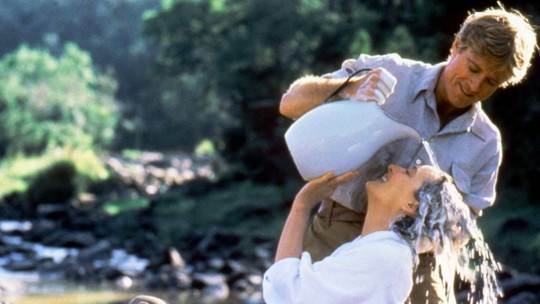 Meryl Streep revela que sua cena de amor favorita foi em filme com Robert Redford: 'Não queria que acabasse'