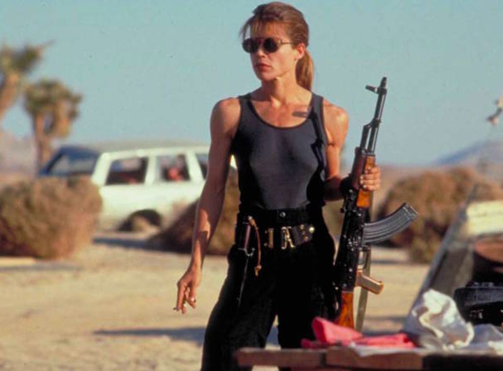 Linda Hamilton em cena de O Exterminador do Futuro 2 (1991) — Foto: Reprodução