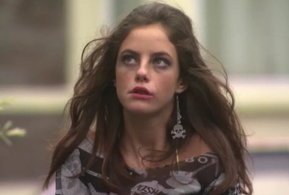 kaya-scodelario-atriz-brit-nica-filha-de-brasileira-assume-novo