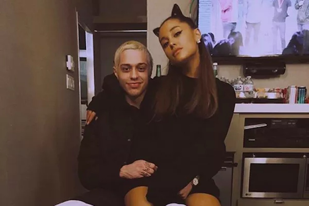 Pete Davidson e Ariana Grande — Foto: Instagram