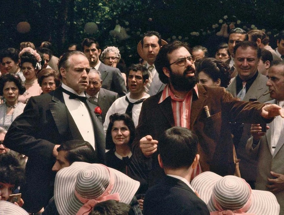 Marlon Brando e Francis Ford Coppola durante as filmagens de 'O Poderoso Chefão'  — Foto: Paramount Pictures