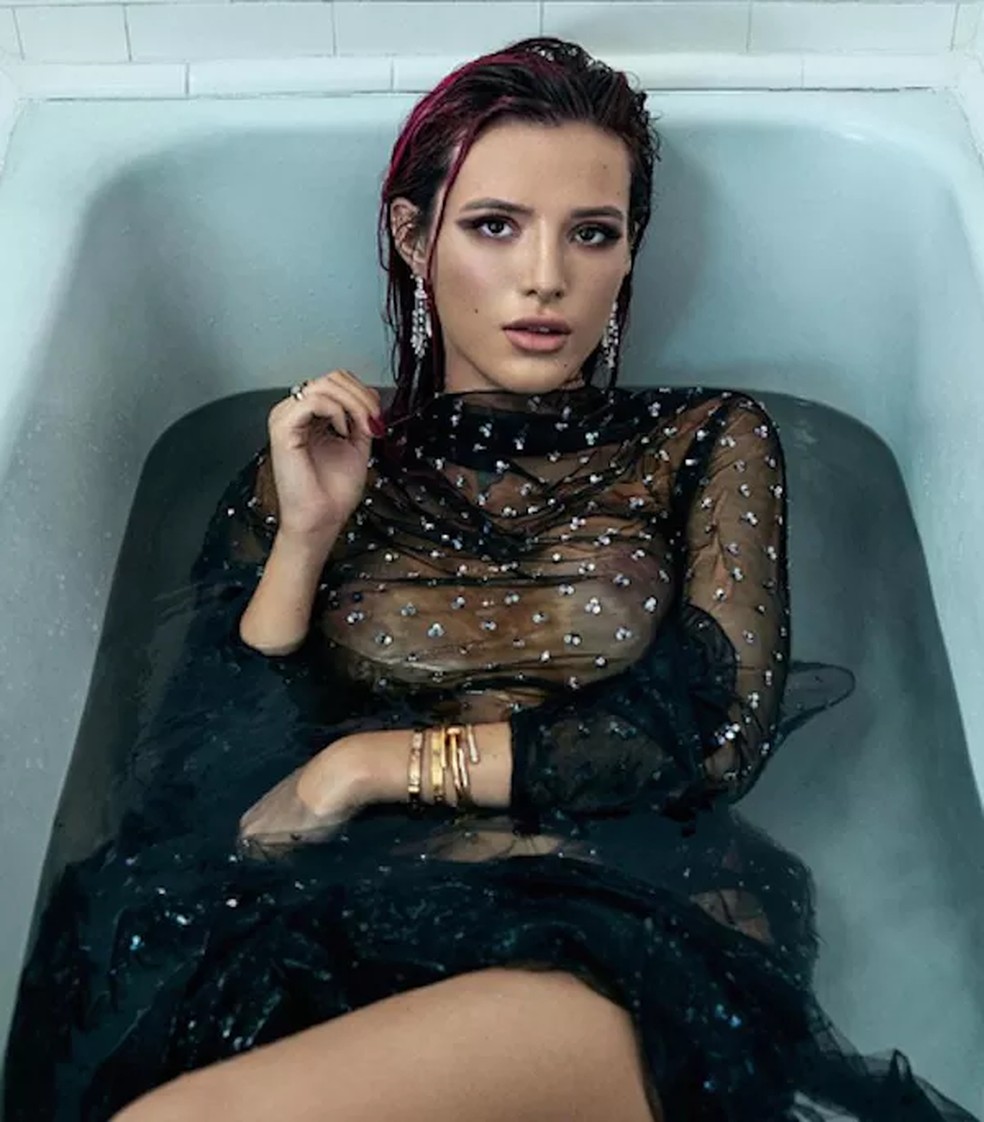 A atriz Bella Thorne em ensaio publicado na revista GQ do México — Foto: Divulgação