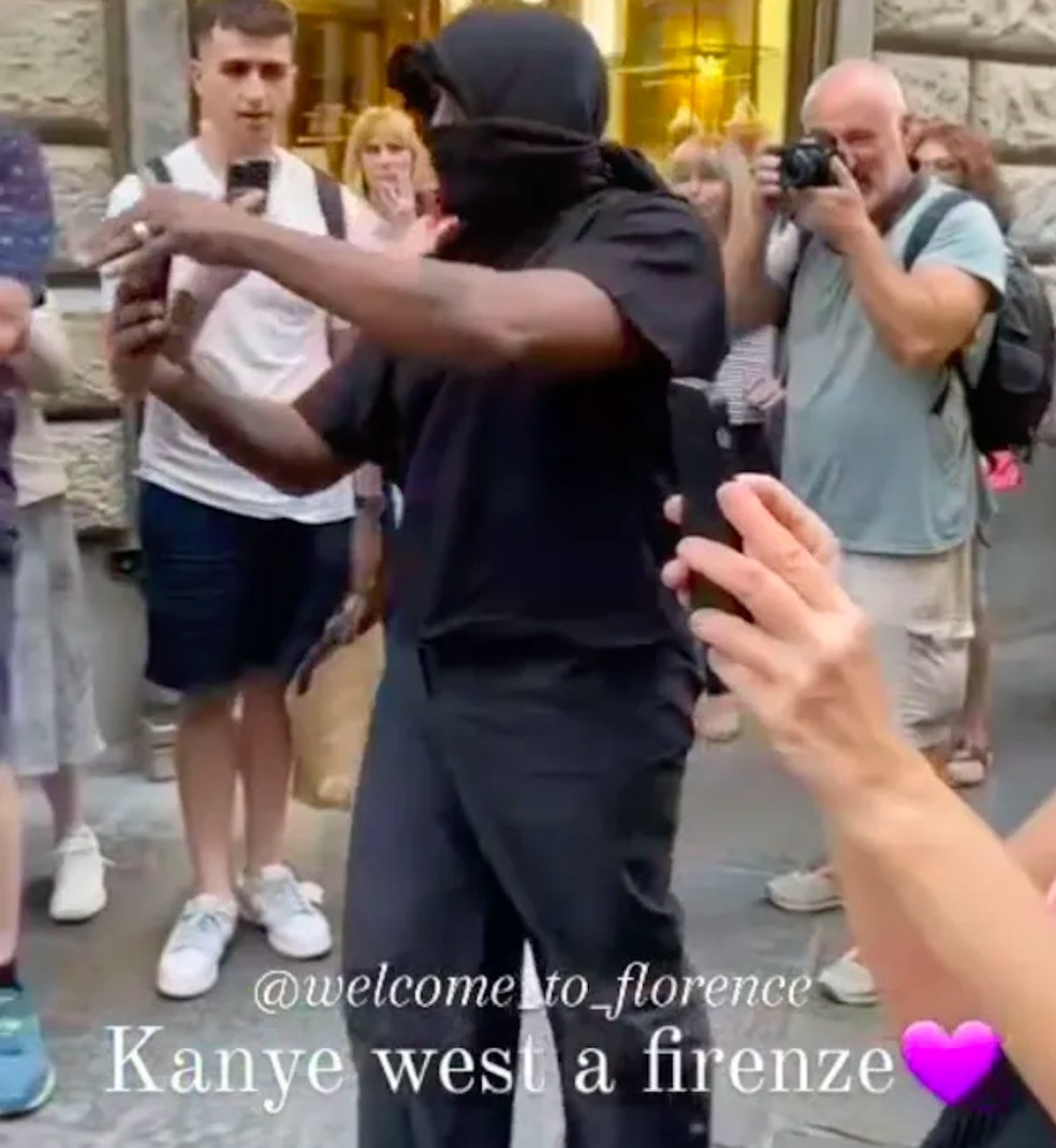 Registro da passagem de Kanye West e Bianca Censori pela cidade italiana de Florença — Foto: Instagram