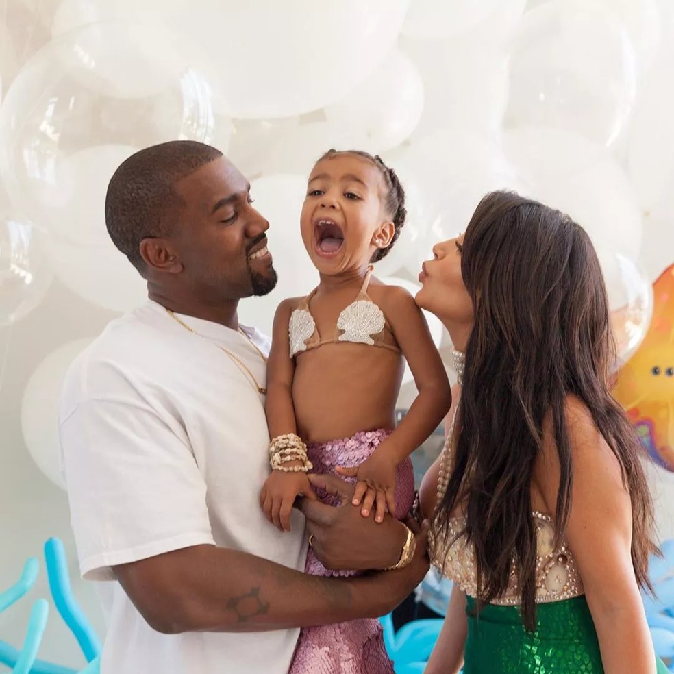 Kanye West, North e Kim Kardashian — Foto: Reprodução/Instagram