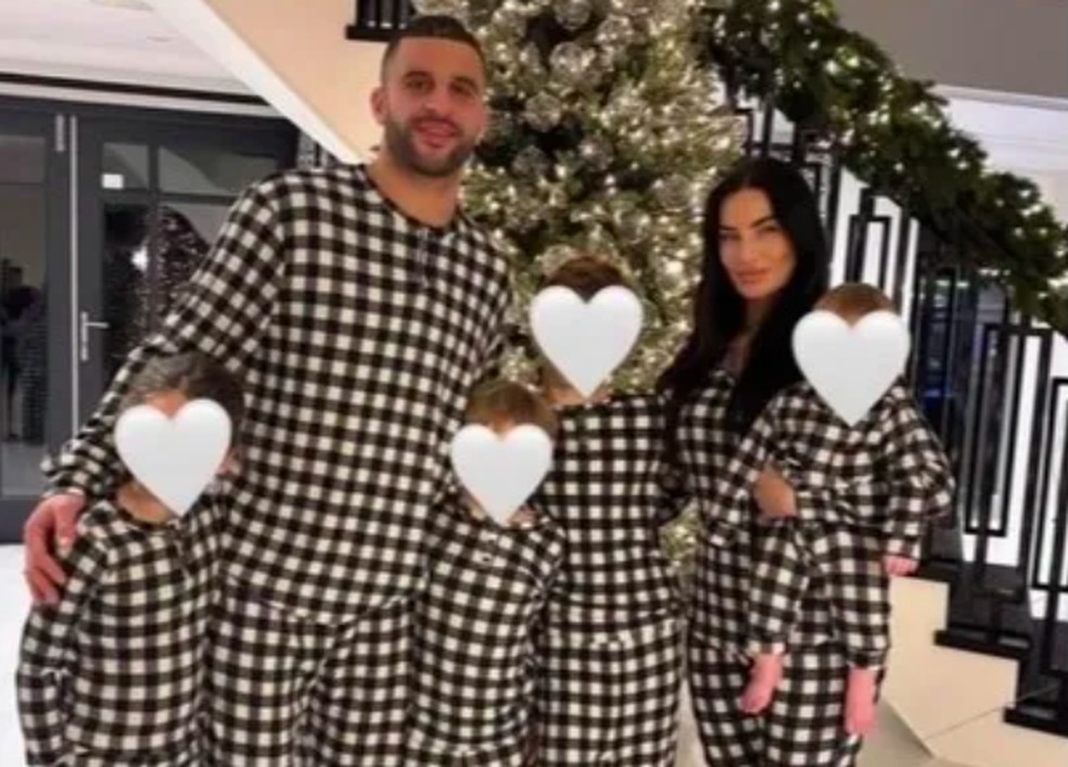 Kyle Walker com a esposa e os filhos no Natal de 2024 — Foto: Instagram