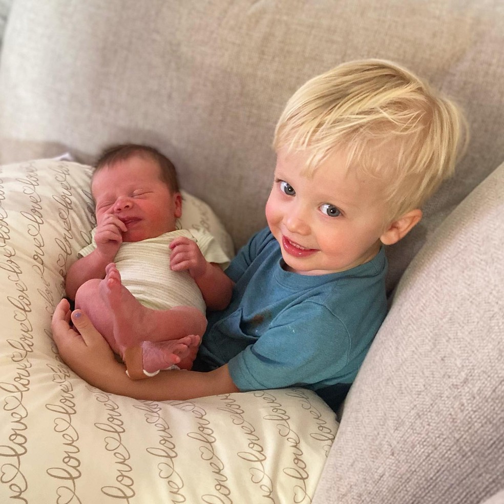 Os dois filhos mais novos de Cody Walker – incluindo o caçula Paul Barrett — Foto: Instagram