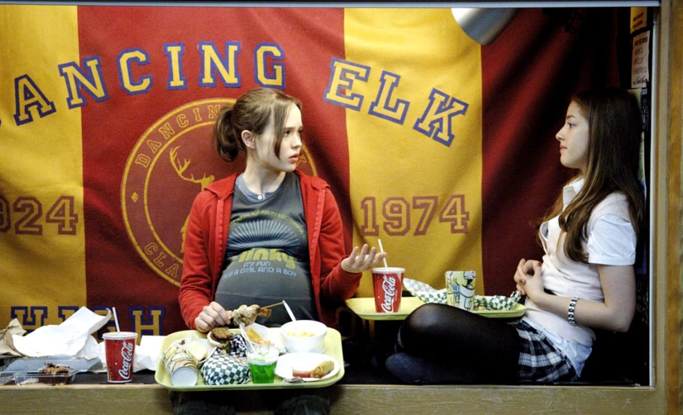 Elliot Page (como Ellen Page) e Olivia Thirlby em cena de Juno (2007) — Foto: Reprodução