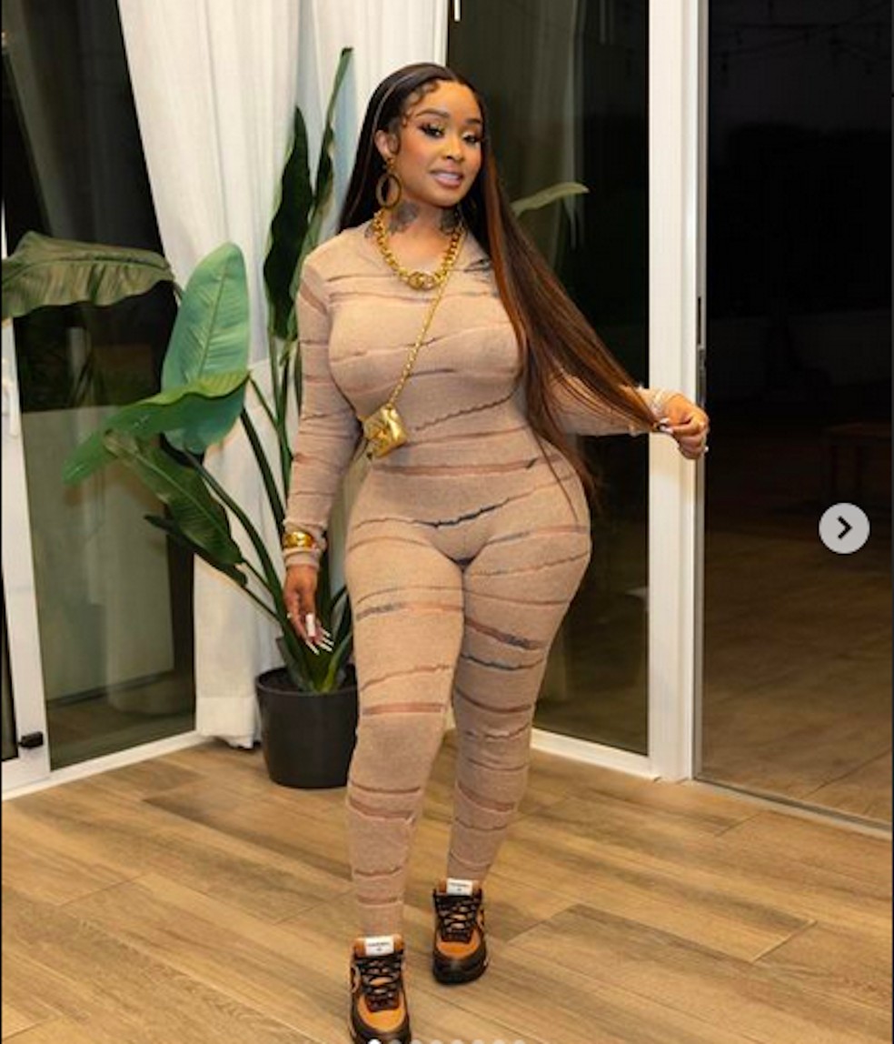 Rapper Stunna Girl diz ter levado tiro no peito e choca fãs ao postar ...