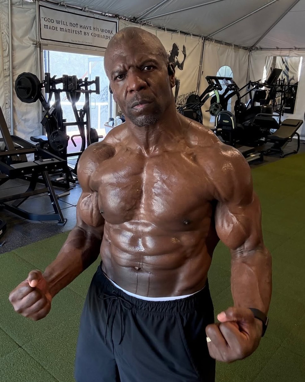 how tall is terry crews - Ilustrasi 3
