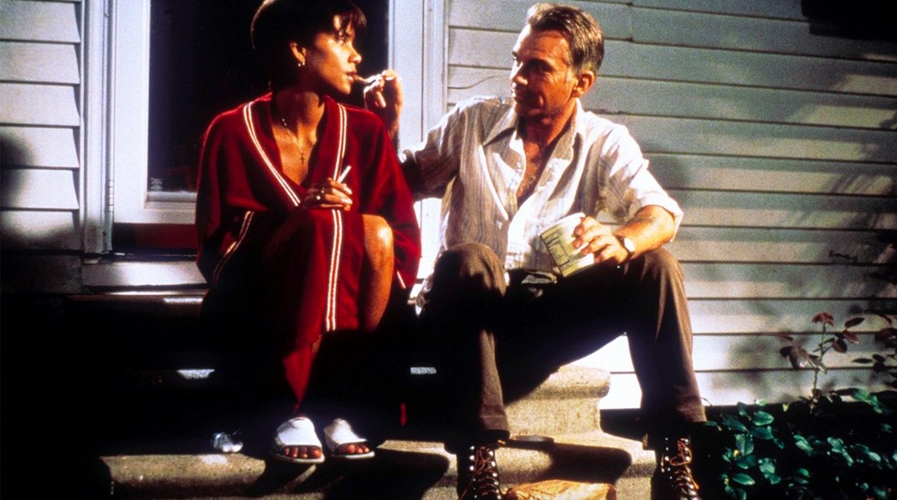 Halle Berry acaba com mistério sobre cena de sexo de filme que lhe deu