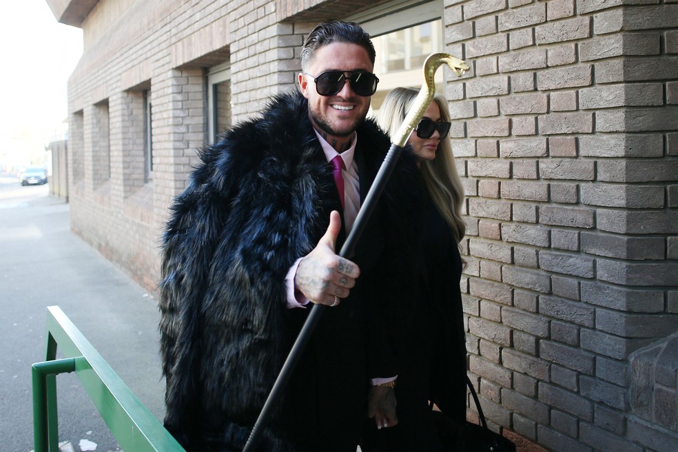Stephen Bear chega ao tribunal — Foto: Getty