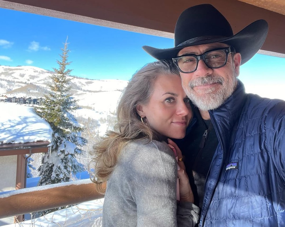 Jeffrey Dean Morgan com a esposa, Hilarie Burton — Foto: Reprodução/Instagram