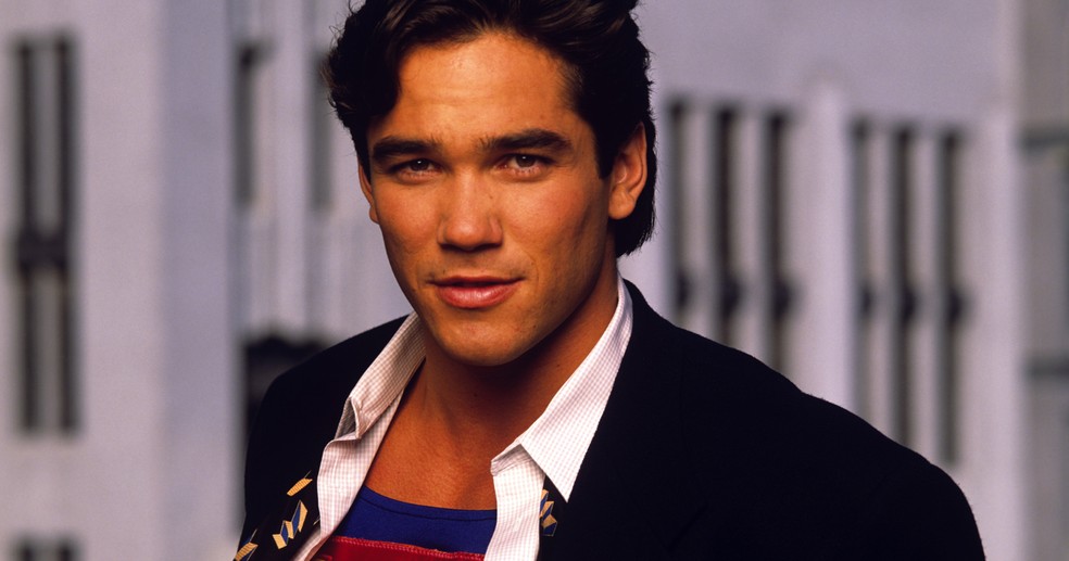 Dean Cain no set de 'Lois & Clark: As Novas Aventuras do Superman' (1993 - 1997) — Foto: Divulgação