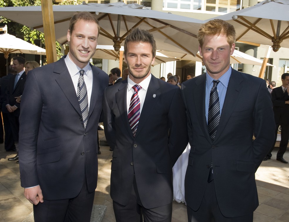 Príncipe William, David Beckham e Príncipe Harry em evento beneficente na África do Sul, em 2010. — Foto: GettyImages