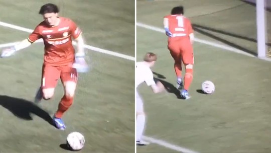 Goleirão sofre com 'bug de videogame' e faz gol contra bizarríssimo no Japão; vídeo