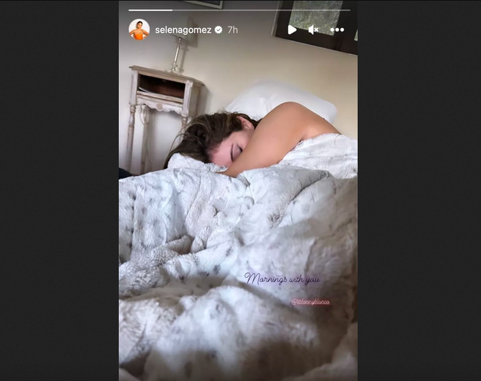 A foto matinal compartilhada por Selena Gomez e tirada pelo namorado dela, o produtor Benny Blanco — Foto: Instagram