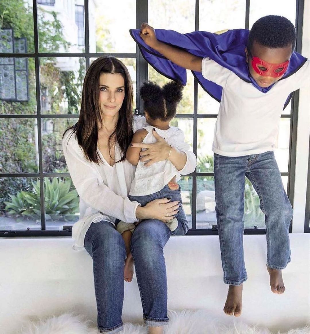 Sandra Bullock prioriza filhos e volta às telas com 'Da Magia à Sedução 2' em 2026 — image 3