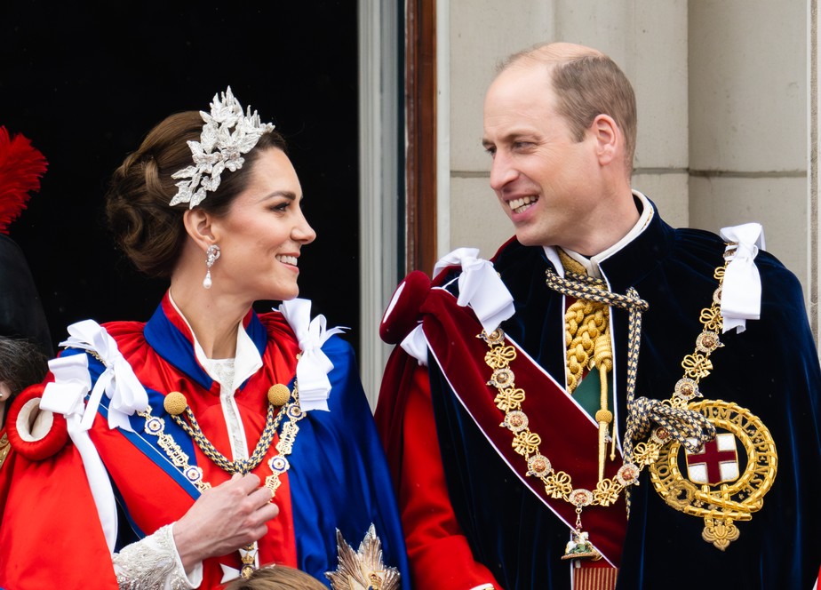 Kate Middleton e Príncipe William após a cerimônia de coroação de Rei Charles III