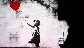Identidade do misterioso artista Banksy pode ter sido revelada em processo judicial