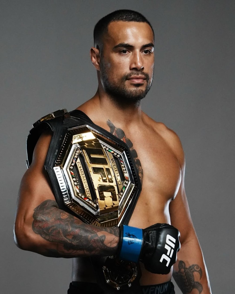 Campeão do UFC revela que perdeu cinturão em festança horas após vitória