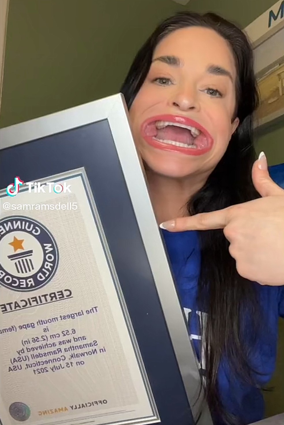 A norte-americana Samantha Ramsdell é dona da maior boca do mundo, segundo o Guinness em 2021 — Foto: Reprodução/TikTok