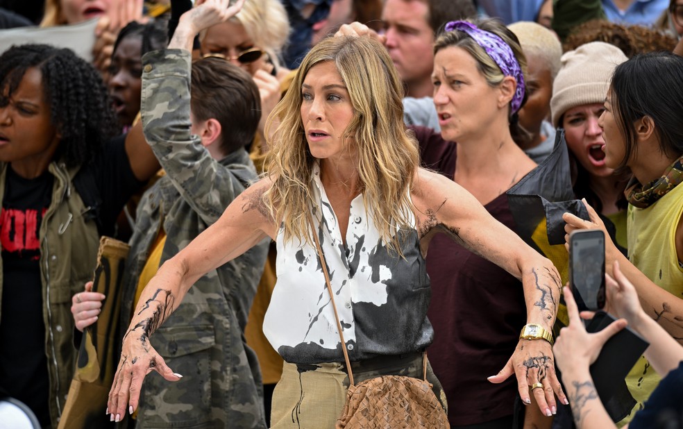 Jennifer Aniston durante as filmagens da série The Morning Show — Foto: Getty Images