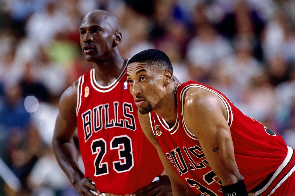 Michael Jordan e Scottie Pippen em ação pelo Chicago Bulls — Foto: Getty Images