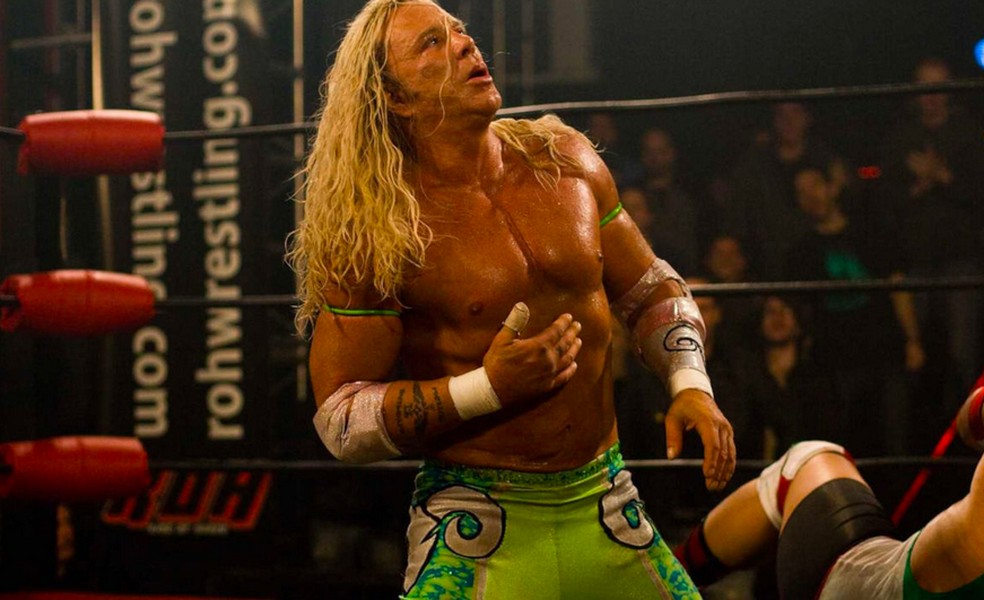Mickey Rourke em O Lutador (2007) — Foto: Reprodução