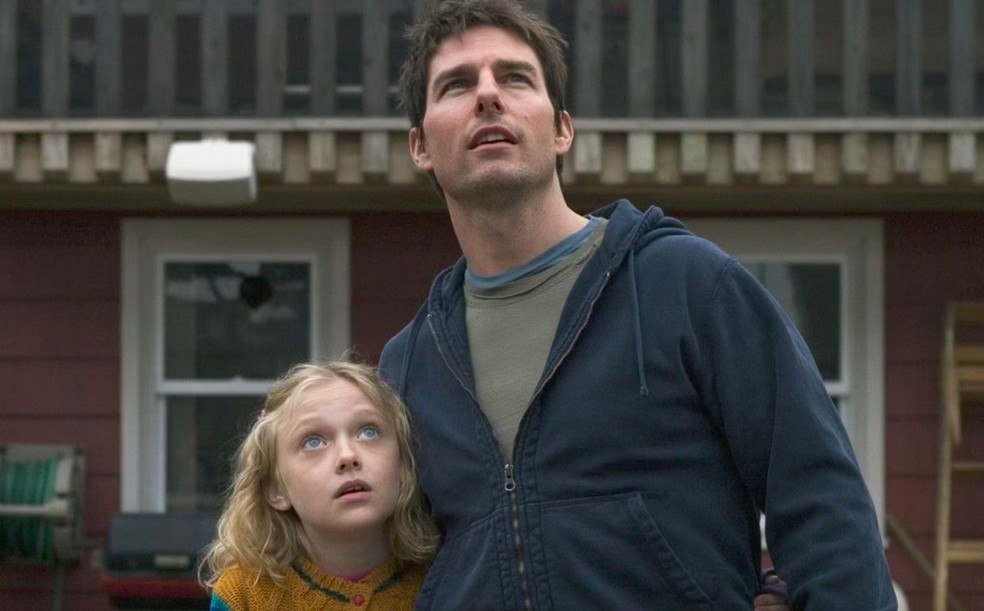 Dakota Fanning e Tom Cruise em Guerra dos Mundos (2005) — Foto: Reprodução