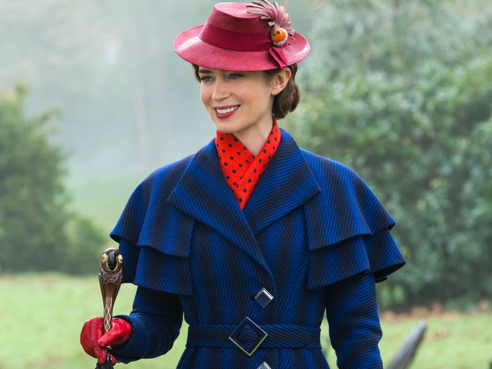 A atriz Emily Blunt em cena de O Retorno de Mary Poppins (2018) — Foto: Reprodução