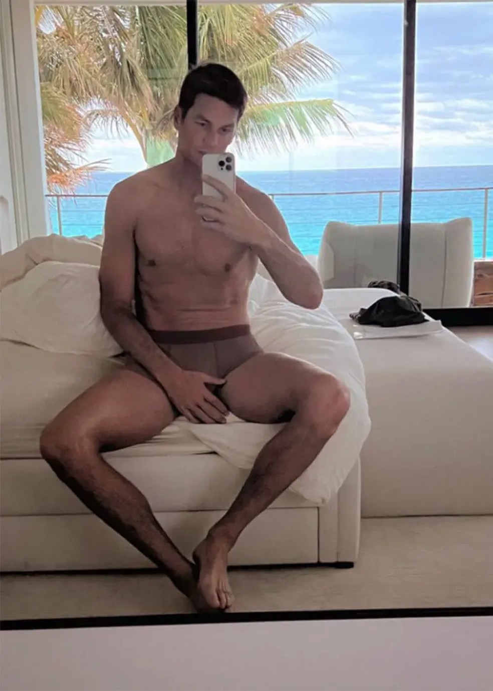 Foto de Tom Brady após divórcio de Gisele foi apelidada de "thirst trap" ("armadilha da sede") nas redes sociais — Foto: Instagram