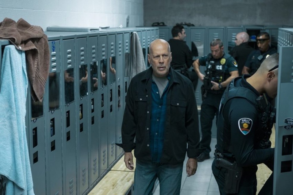 Bruce Willis na série 'Detetive Knight: Independência' (2023) — Foto: Reprodução