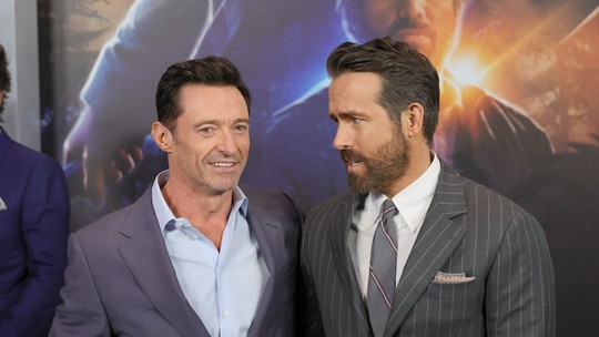 Ryan Reynolds compara amizade com Hugh Jackman a seu casamento e explica segredo: 'Conectados'