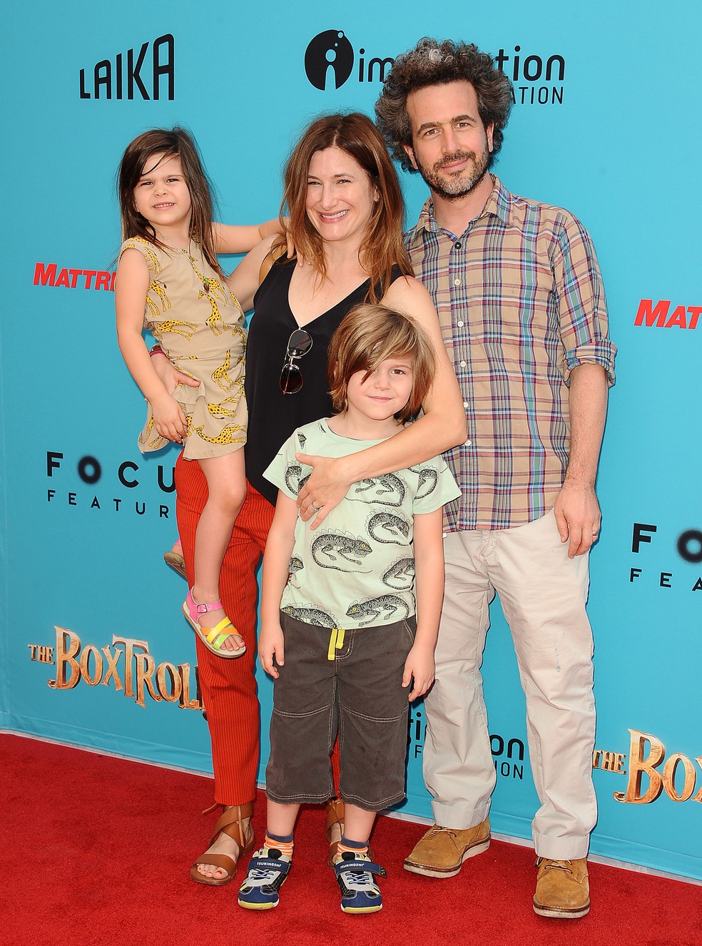 Kathryn Hahn e Ethan Sandler com os filhos — Foto: Getty Images