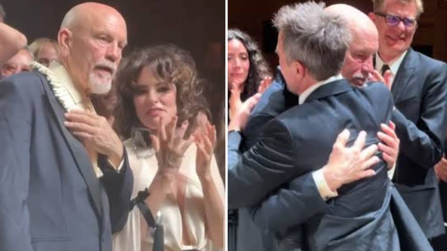 John Malkovich emocionado durante sua aclamação no Festival de Veneza após exibição de 'Wild Horse Nine'