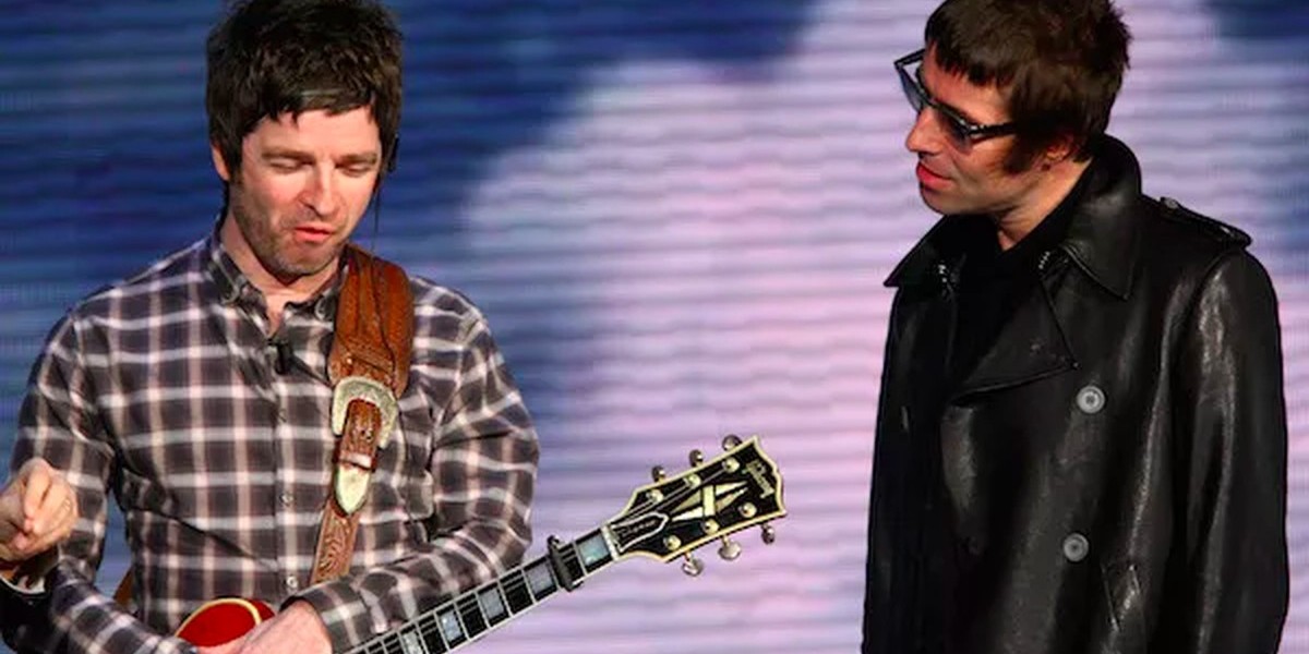 Irmãos Noel e Liam Gallagher estão planejando shows de retorno do Oasis para junho de 2025, revela jornal