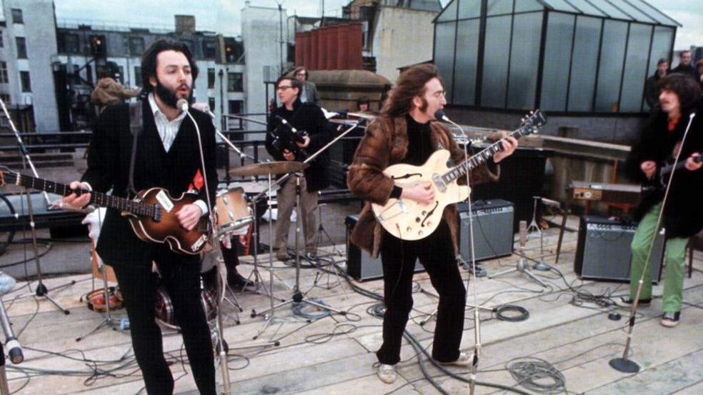 Beatles no célebre concerto no terraço da Apple em 1969 — Foto: Divulgação