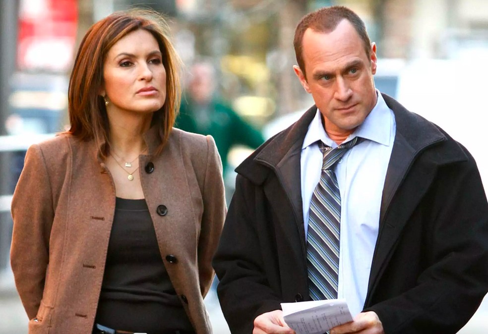 Mariska Hargitay e Christopher Meloni na série Law & Order — Foto: Reprodução