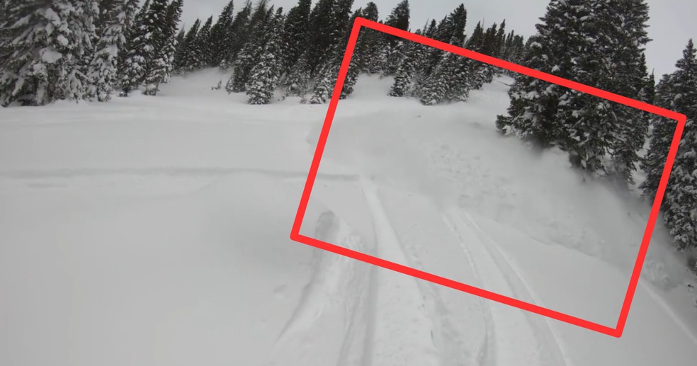 Vídeo aterrorizante mostra condutor de snowmobile sendo engolido por ...