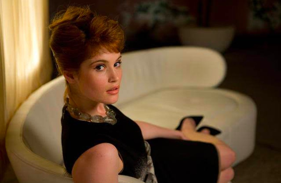 Gemma Arterton em cena de 007 - Quantum of Solace (2008) — Foto: Reprodução