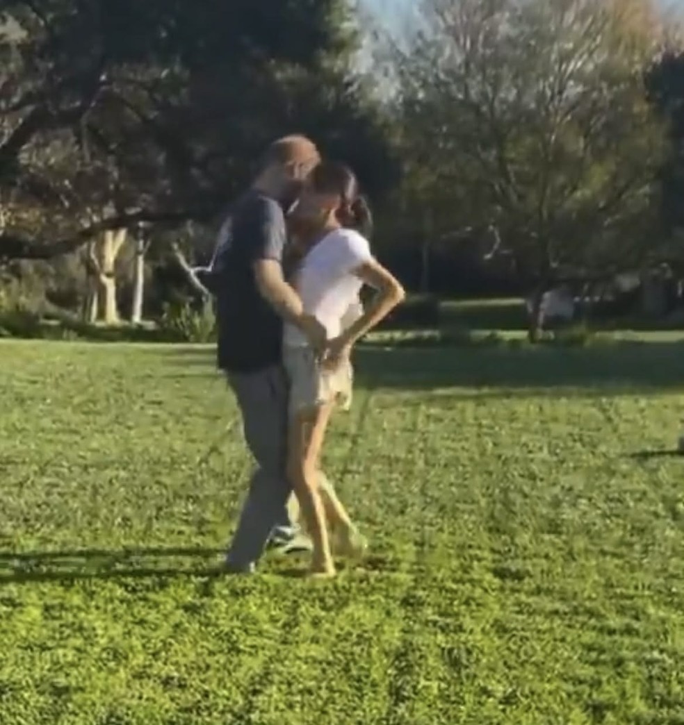 Imagm do vídeo de Meghan Markle e Príncipe Harry dançando, compartilhado pela atriz nas redes sociais — Foto: Instagram