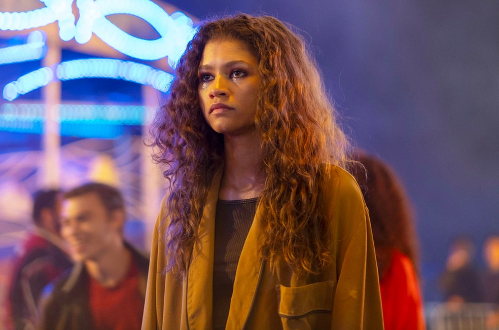 Mãe de Zendaya faz publicação e fãs especulam que é sobre os rumores de  noivado da filha com Tom Holland