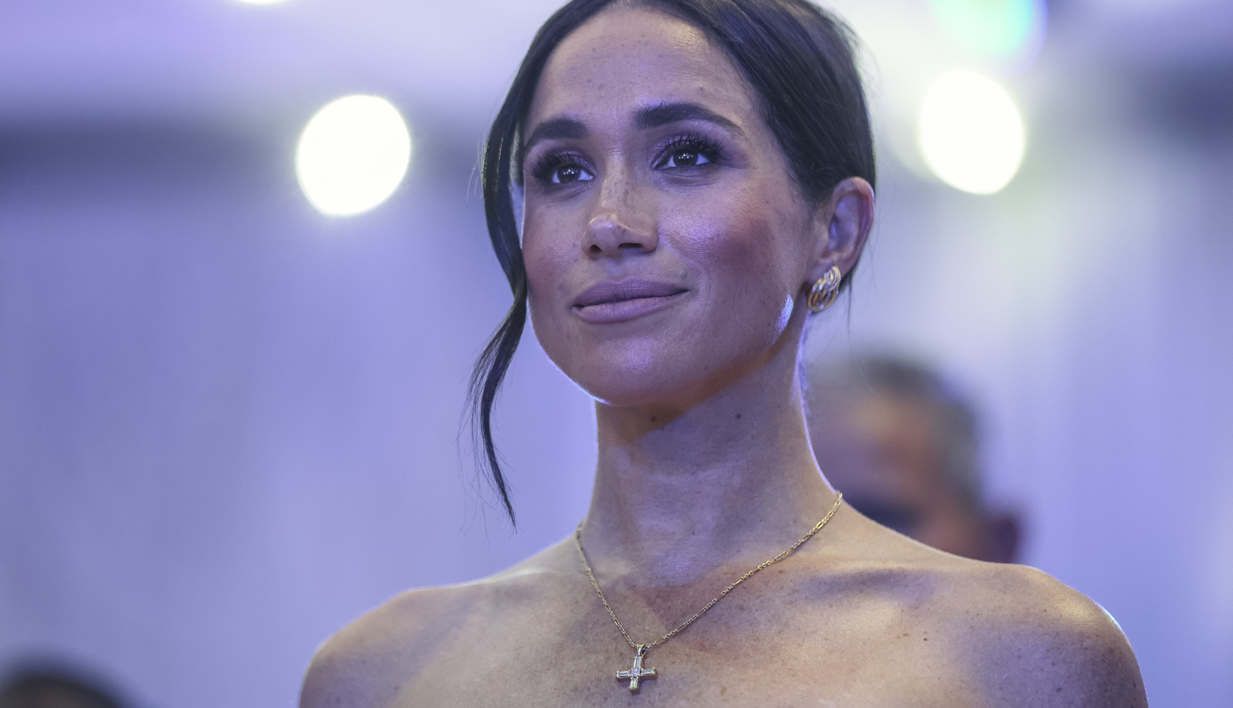 Meghan Markle usaria influência para manter luxo após crise financeira, diz site