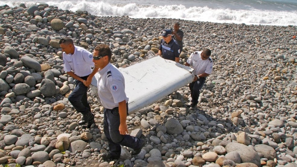 Um dos destroços do voo MH370, que desapareceu em 2014, quando foi encontrado — Foto: Divulgação