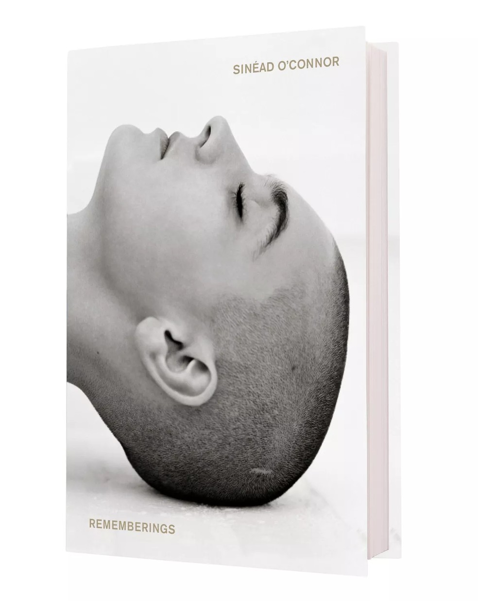 O livro 'Rememberings', de Sinéad O'Connor — Foto: Divulgação