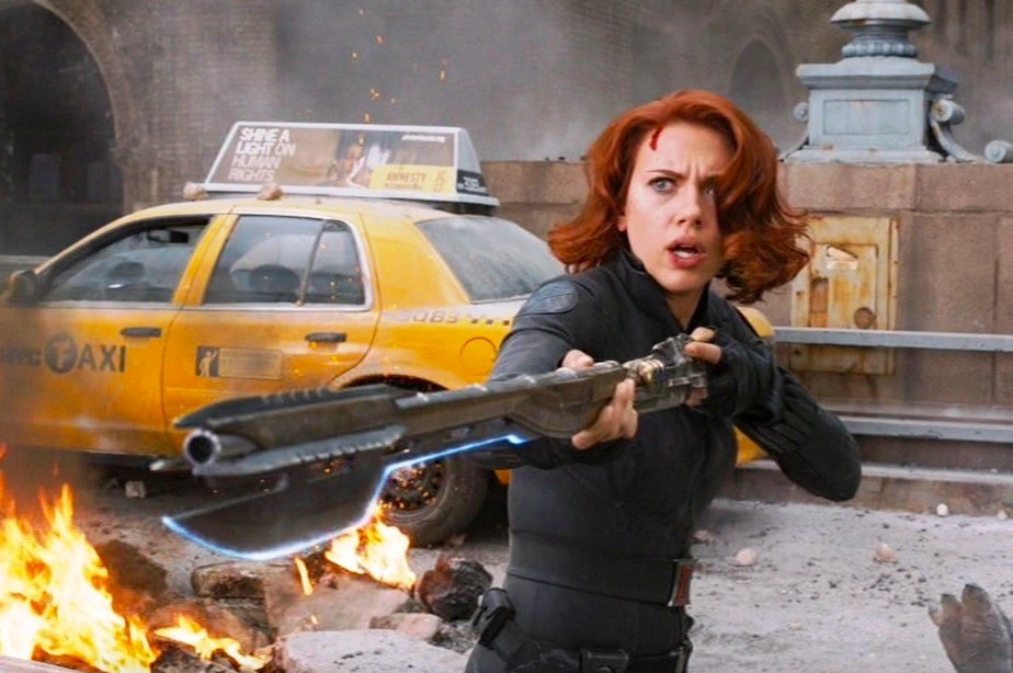Scarlett Johansson em cena de Vingadores (2012)