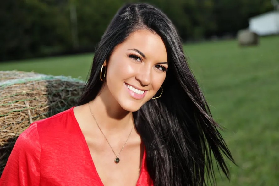 Família faz obituário emocionante homenageando atriz de 23 anos que morreu logo após estrear em série: 'Batalhadora' | Celebridades | Monet