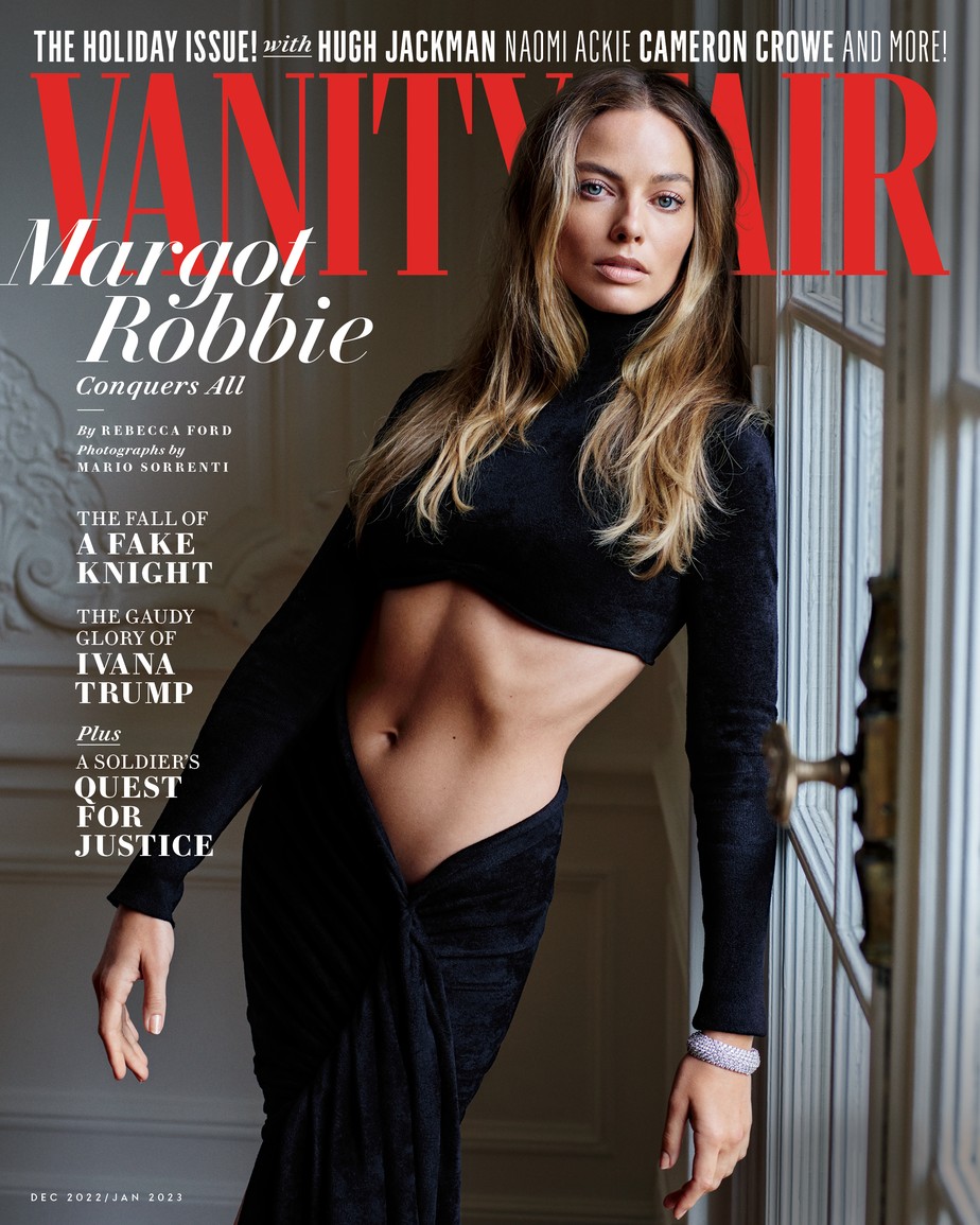 Margot Robbie posa com barriga de fora em capa de revista e deixa fãs