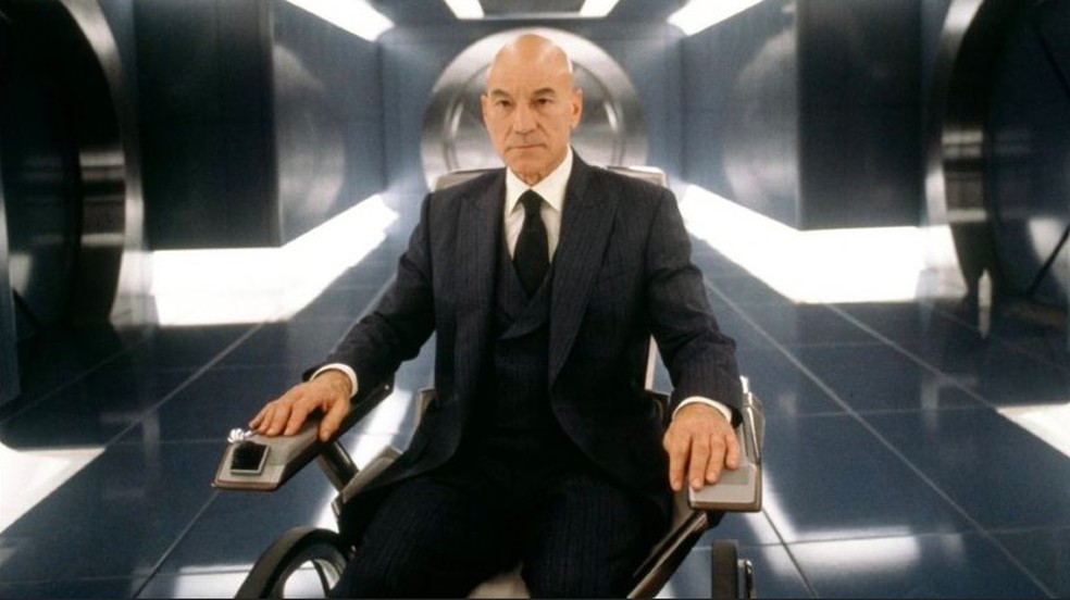 Patrick Stewart como o Professor Xavier em cena da franquia X-Men — Foto: Reprodução